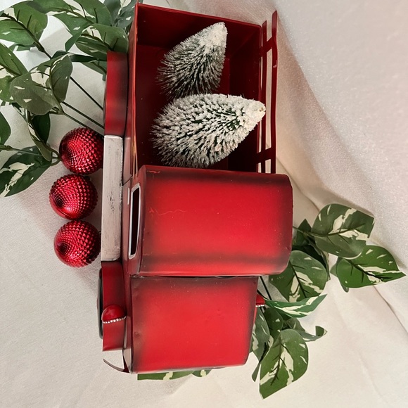 NWT Signature Select Seasons Metal truck with trees! #55 - Picture 5 of 7